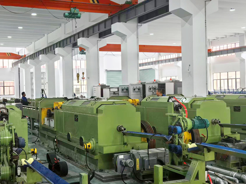 High precision pipe making machine